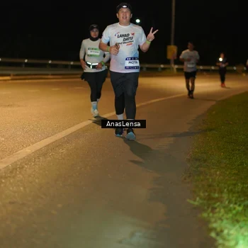 Runner Photo 7705308