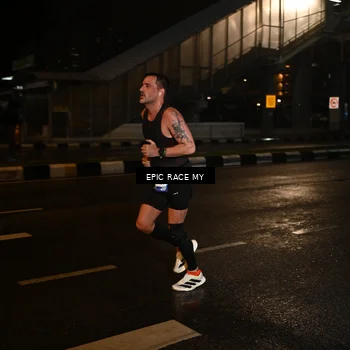Runner Photo 7705309