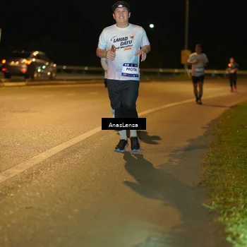 Runner Photo 7705312