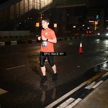 Runner Photo 7705338