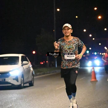 Runner Photo 7705340