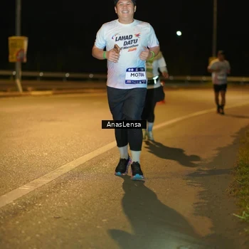 Runner Photo 7705375