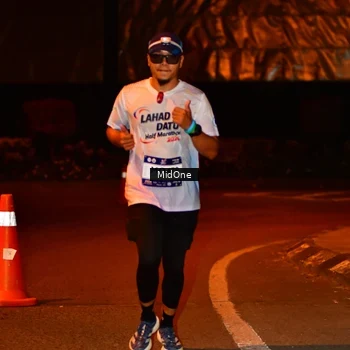 Runner Photo 7705381