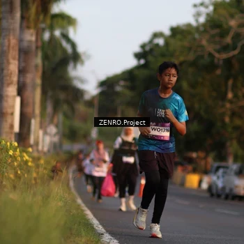 Runner Photo 7705385