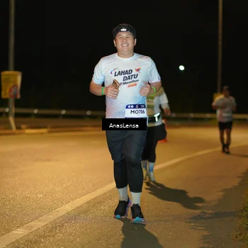 Runner Photo 7705387