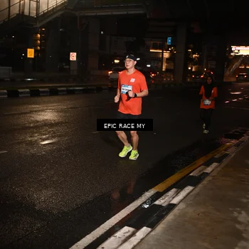 Runner Photo 7705390