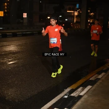 Runner Photo 7705399