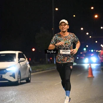 Runner Photo 7705416