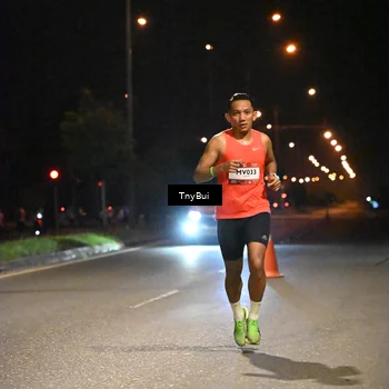 Runner Photo 7705421