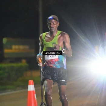 Runner Photo 7705430