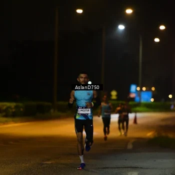 Runner Photo 7705446