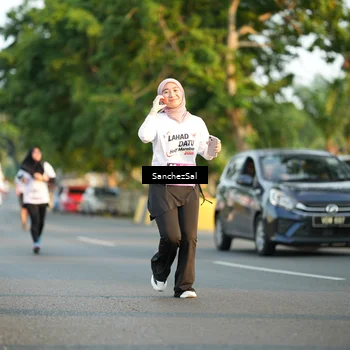 Runner Photo 7705450