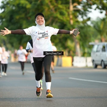 Runner Photo 7705455