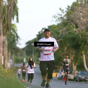 Runner Photo 7705459