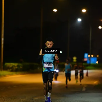 Runner Photo 7705462