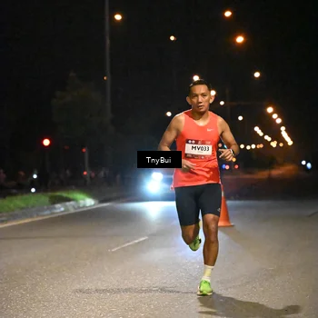 Runner Photo 7705464