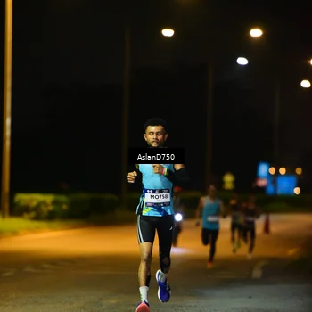 Runner Photo 7705472