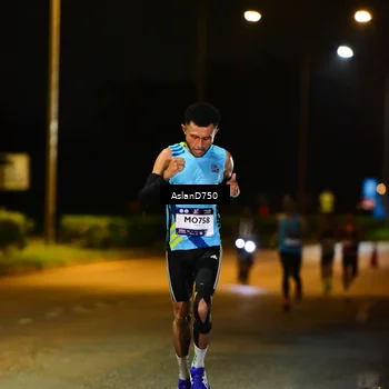Runner Photo 7705483