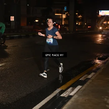 Runner Photo 7705504