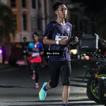 Runner Photo 7705536