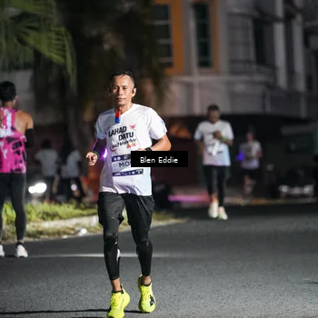 Runner Photo 7705581