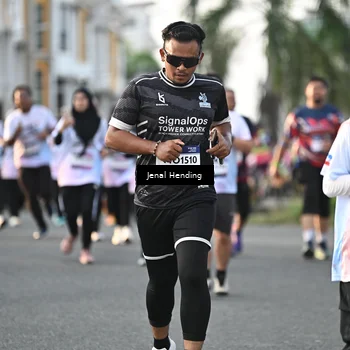 Runner Photo 7705621