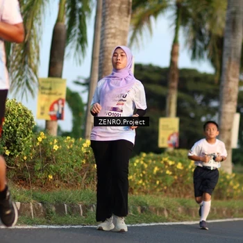 Runner Photo 7705624