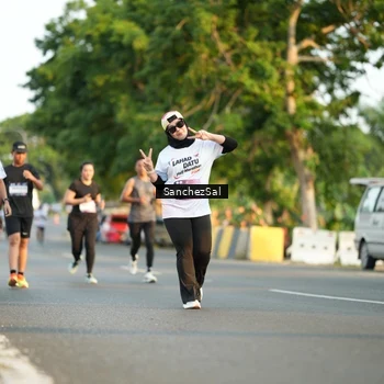 Runner Photo 7705636