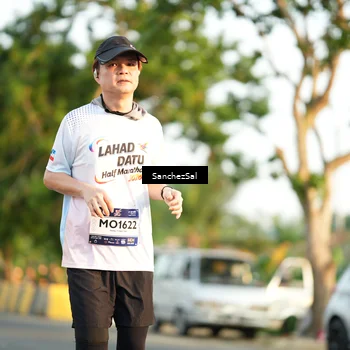 Runner Photo 7705641