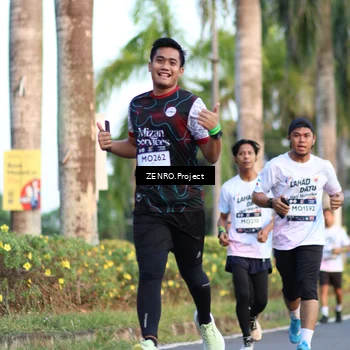 Runner Photo 7705647