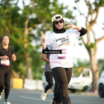 Runner Photo 7705668