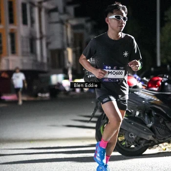 Runner Photo 7705672