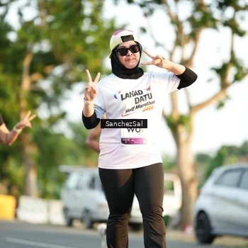 Runner Photo 7705679