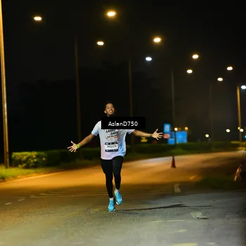 Runner Photo 7705684