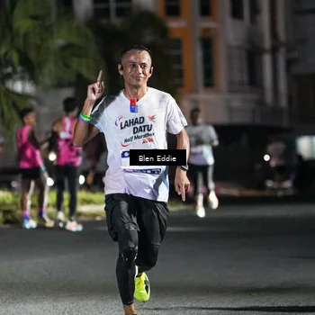 Runner Photo 7705686