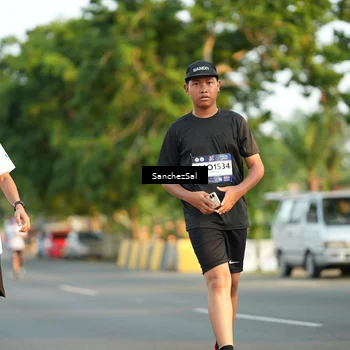 Runner Photo 7705689