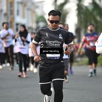 Runner Photo 7705712