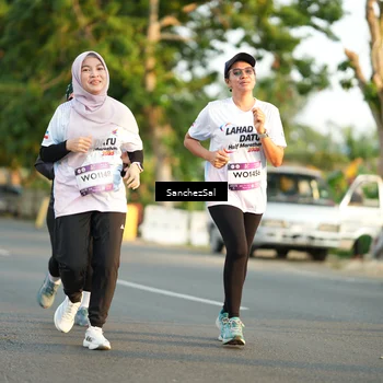 Runner Photo 7705714