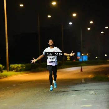 Runner Photo 7705731
