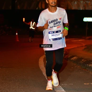 Runner Photo 7705736