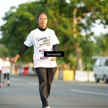 Runner Photo 7705738