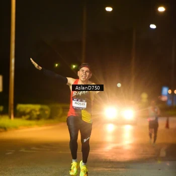Runner Photo 7705758
