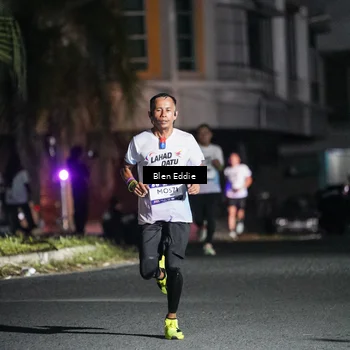 Runner Photo 7705759