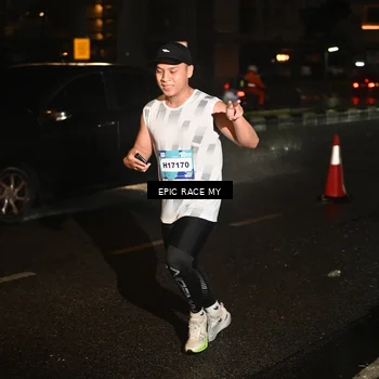 Runner Photo 7705764