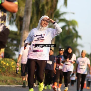 Runner Photo 7705768