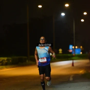 Runner Photo 7705774