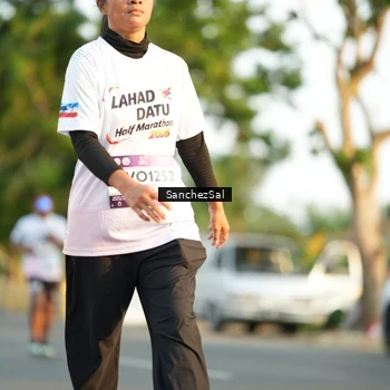 Runner Photo 7705775