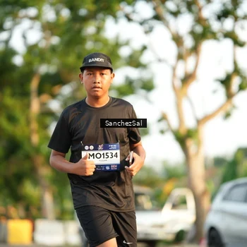Runner Photo 7705776