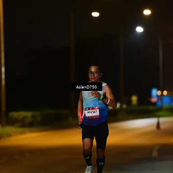 Runner Photo 7705781