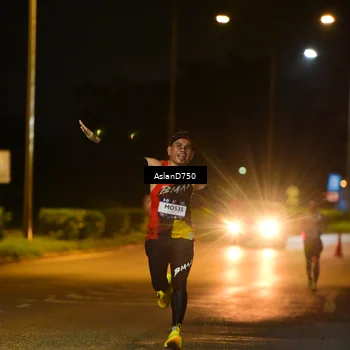 Runner Photo 7705783